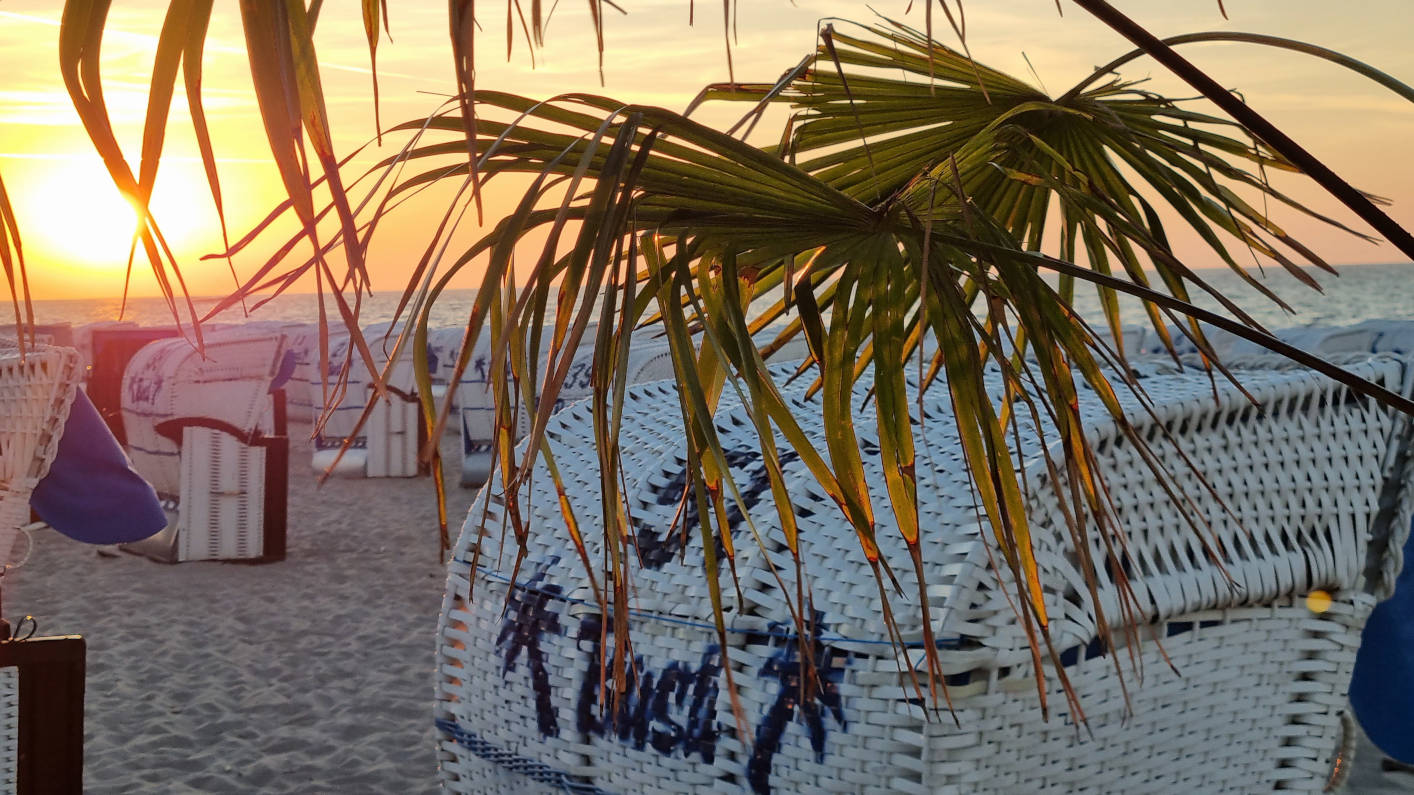 Strandkoerbe Sonnenuntergang 1