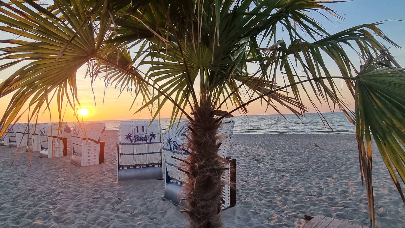 Strandkoerbe Sonnenuntergang 2